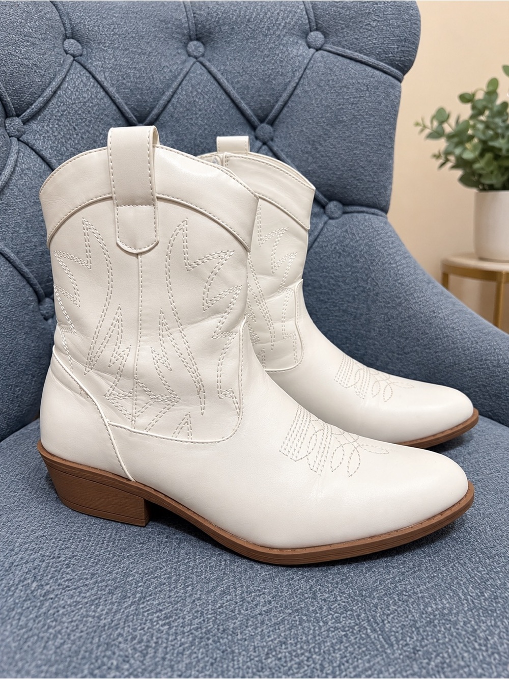 Classic White Western Ankle Boots with Low Stacked Heel